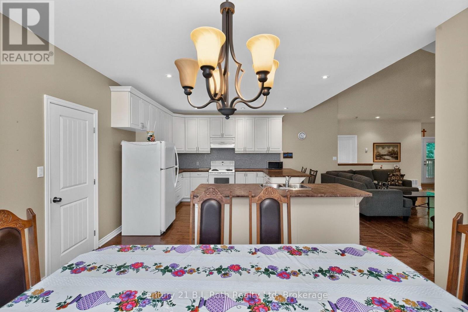 11 Rue Karola Road Property Photo 13