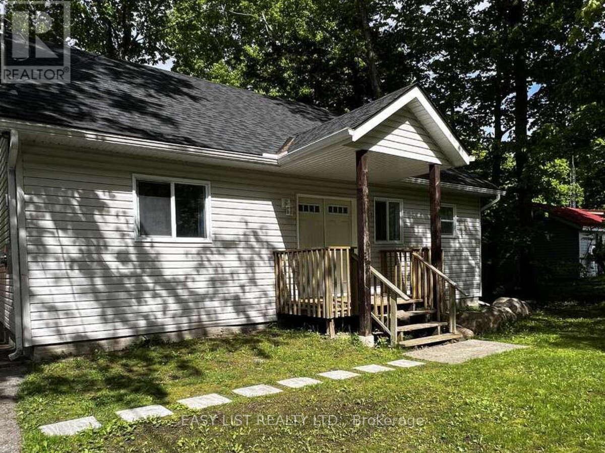 2135 Champlain Road Property Photo 2