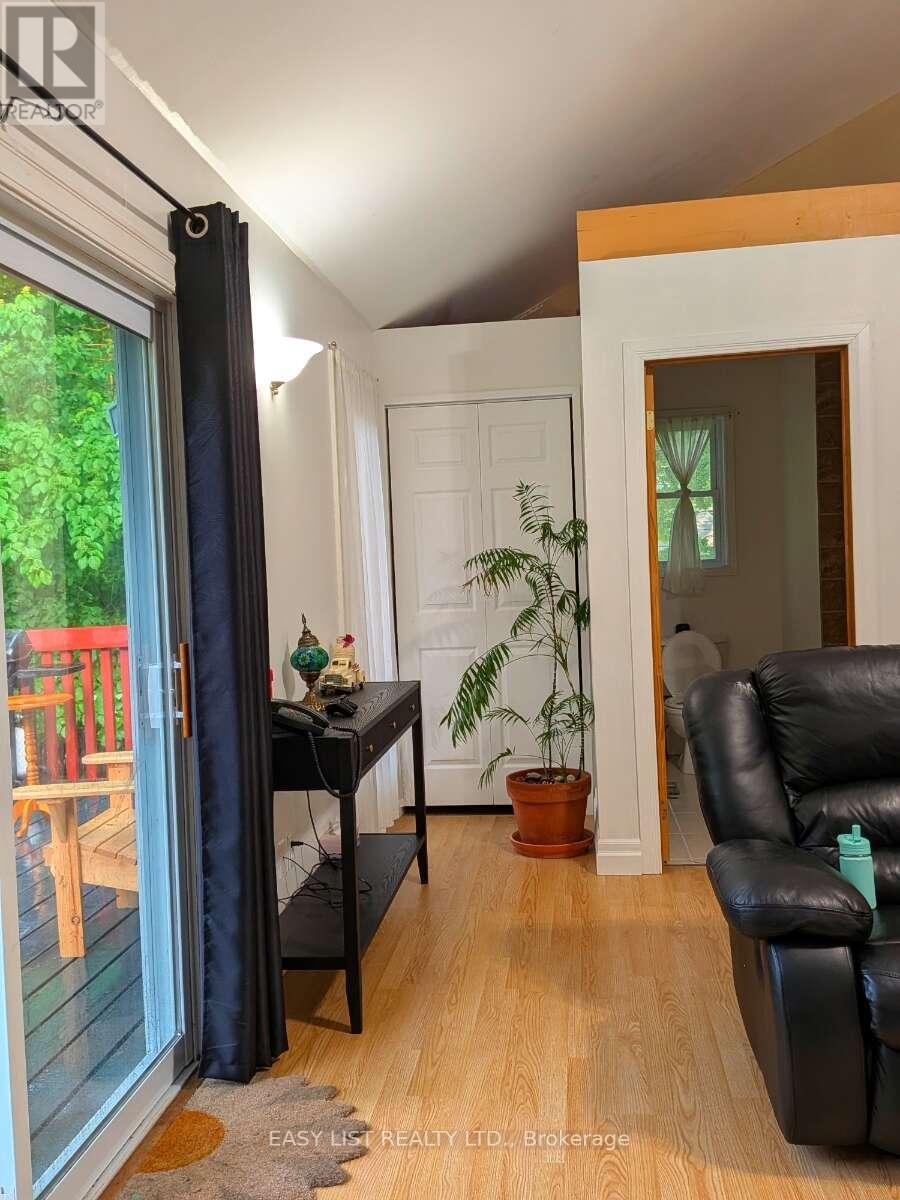 2135 Champlain Road Property Photo 20