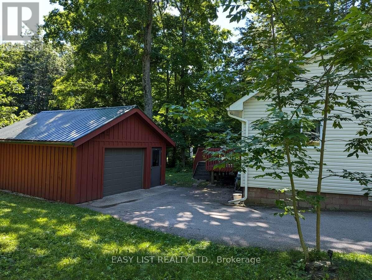 2135 Champlain Road Property Photo 24