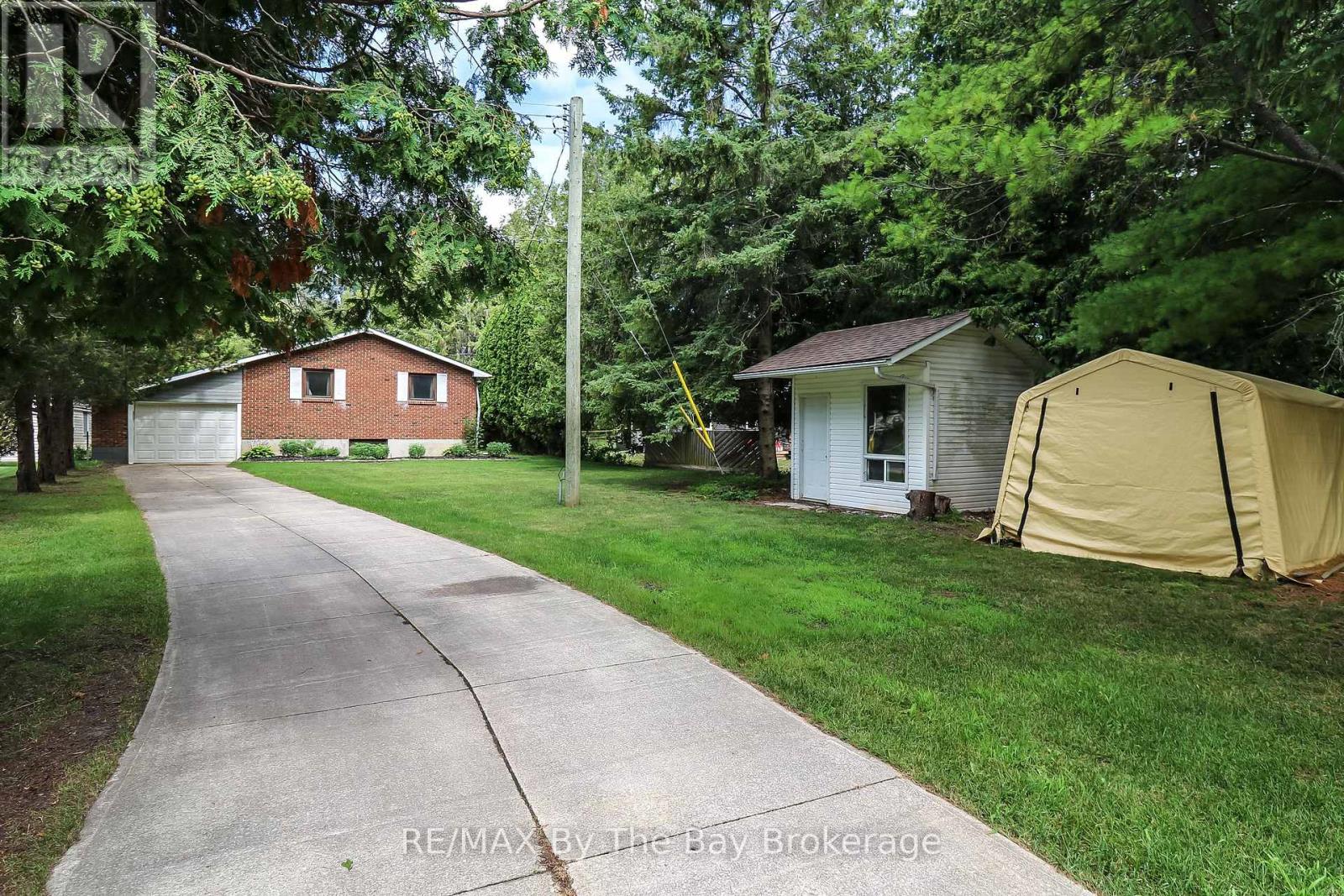 116 Stroud Crescent Property Photo 1