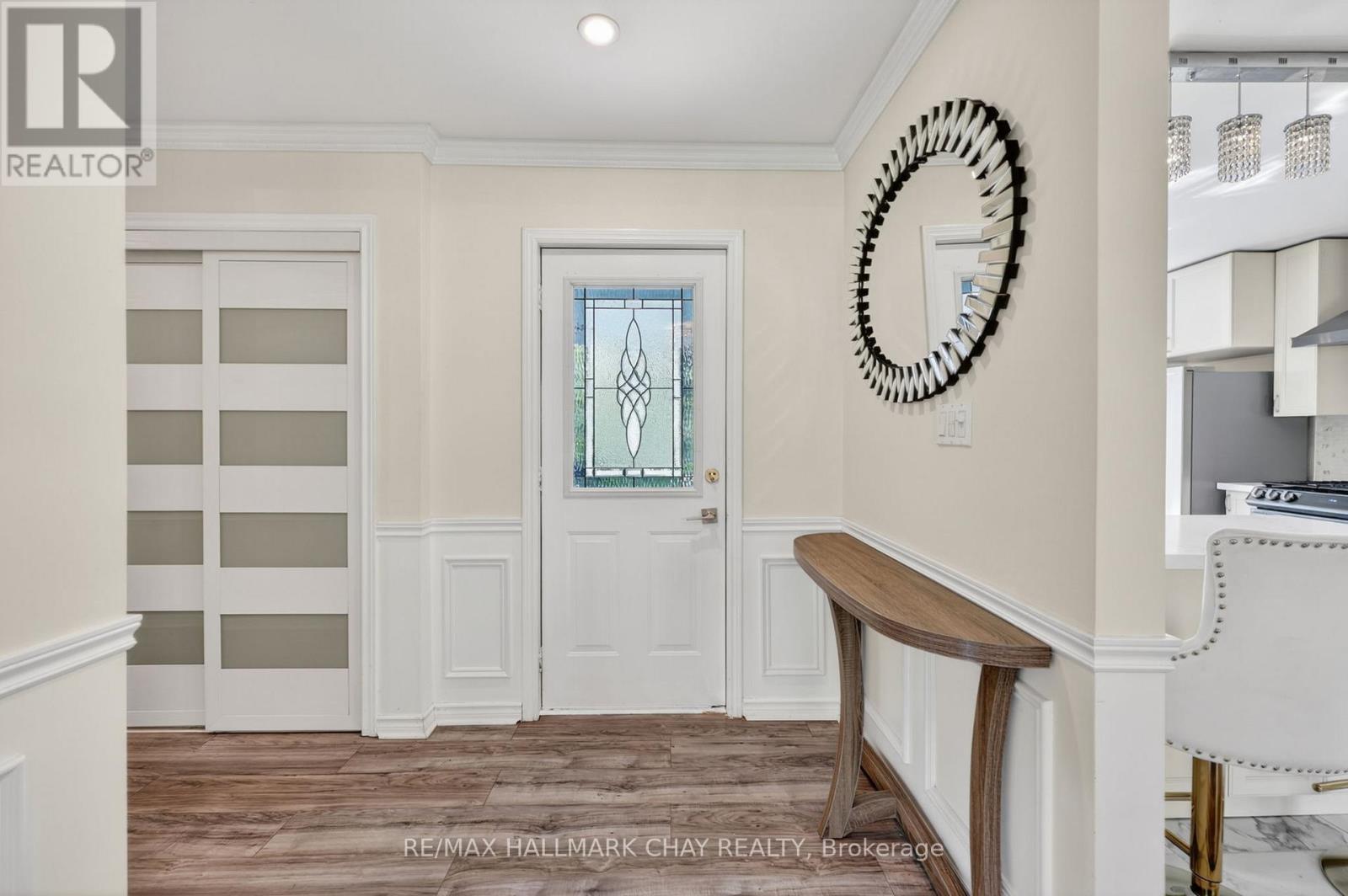 2330 Lakeshore Road E Property Photo 9