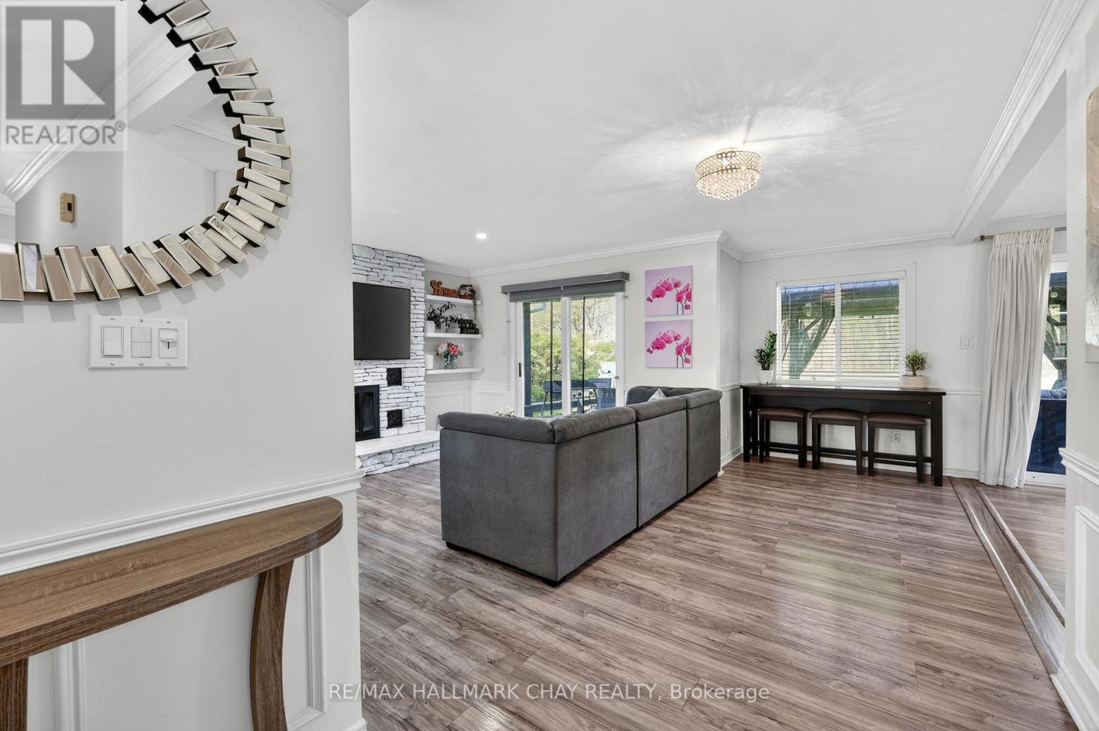 2330 Lakeshore Road E Property Photo 10