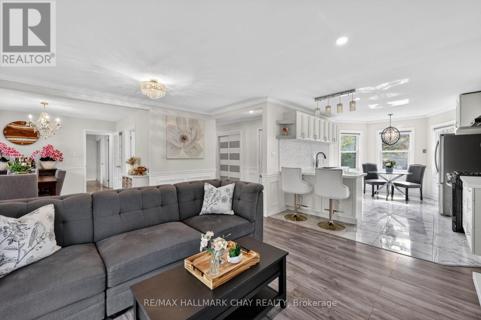2330 Lakeshore Road E Property Photo 13