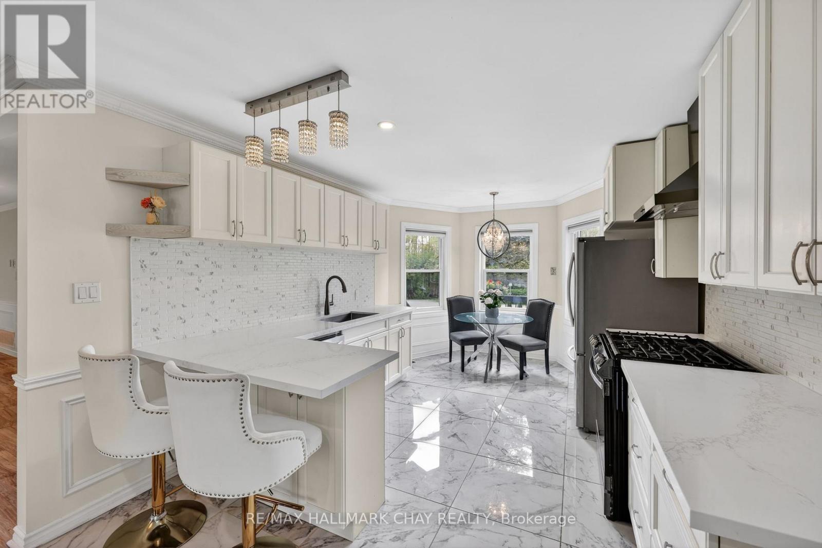 2330 Lakeshore Road E Property Photo 16