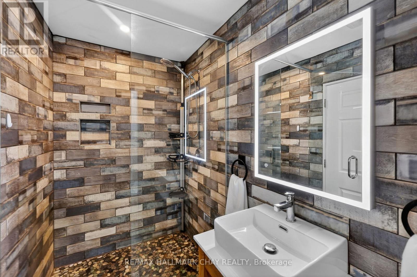 2330 Lakeshore Road E Property Photo 21
