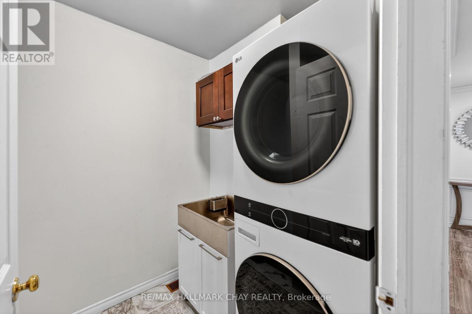 2330 Lakeshore Road E Property Photo 26
