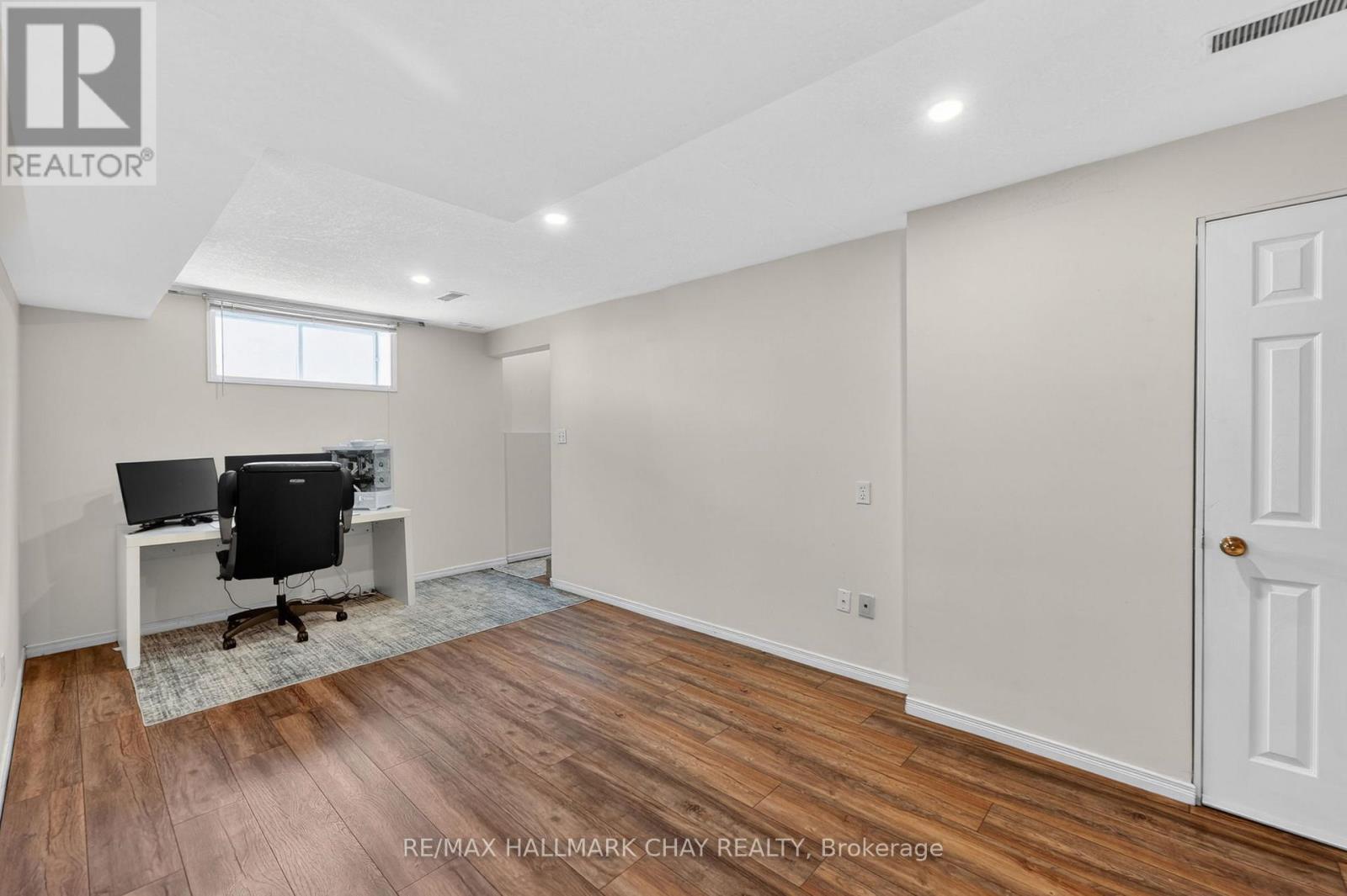 2330 Lakeshore Road E Property Photo 28