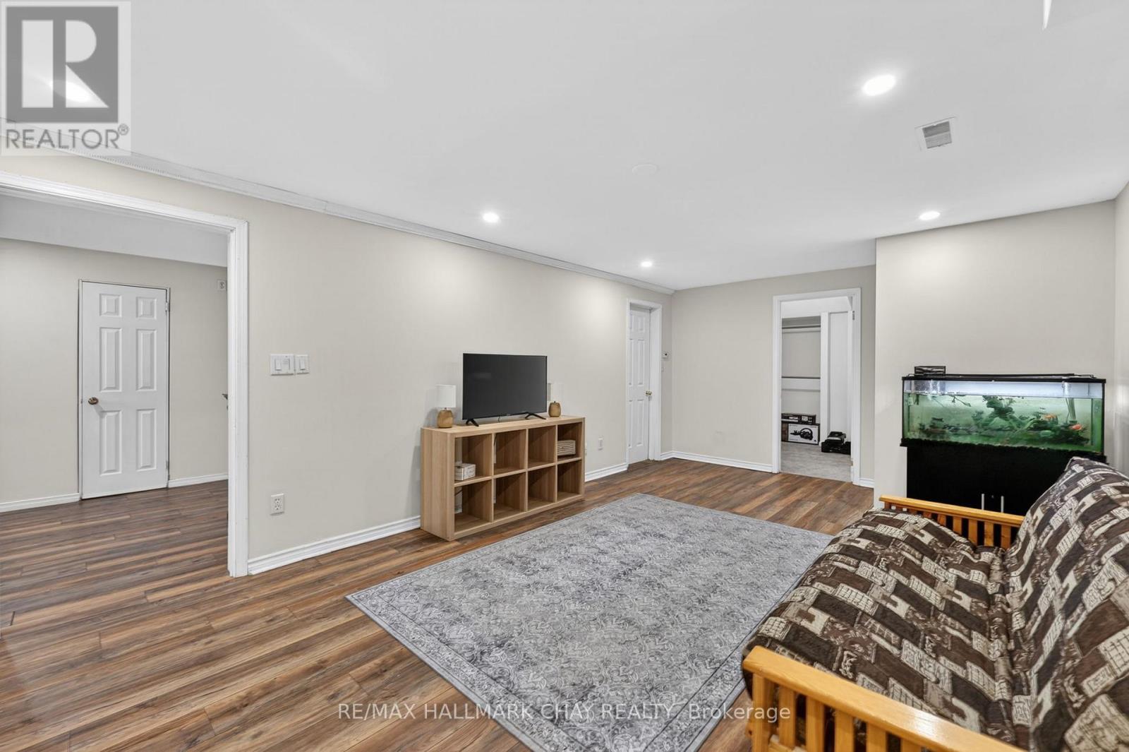 2330 Lakeshore Road E Property Photo 29