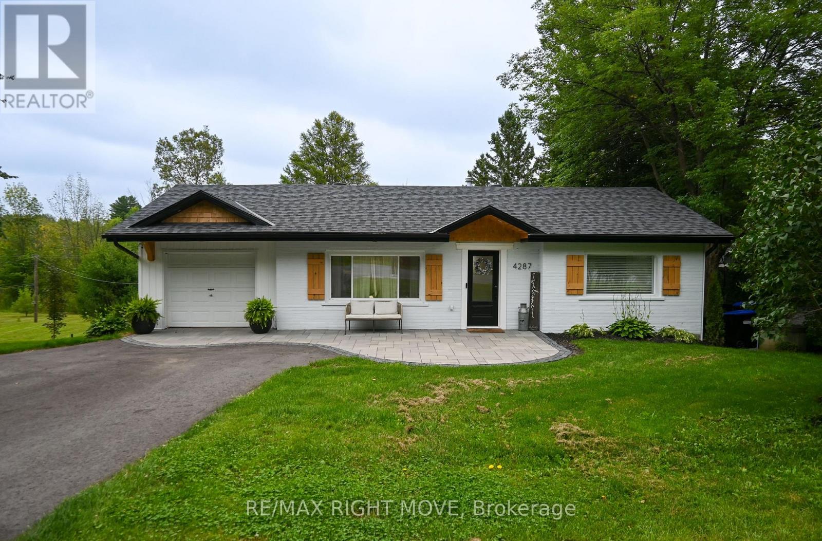 4287 Huronia Road Property Photo 1
