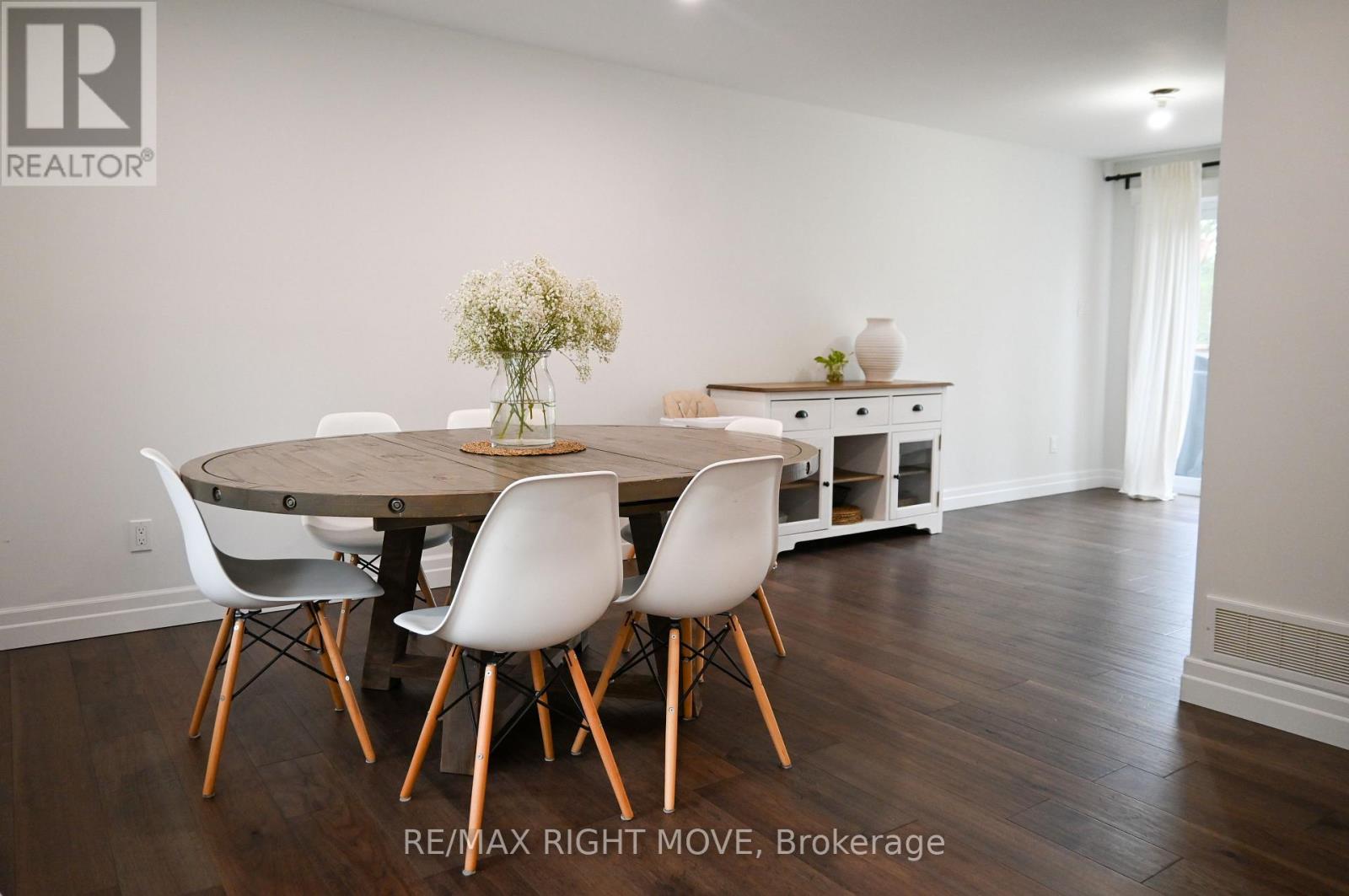 4287 Huronia Road Property Photo 7