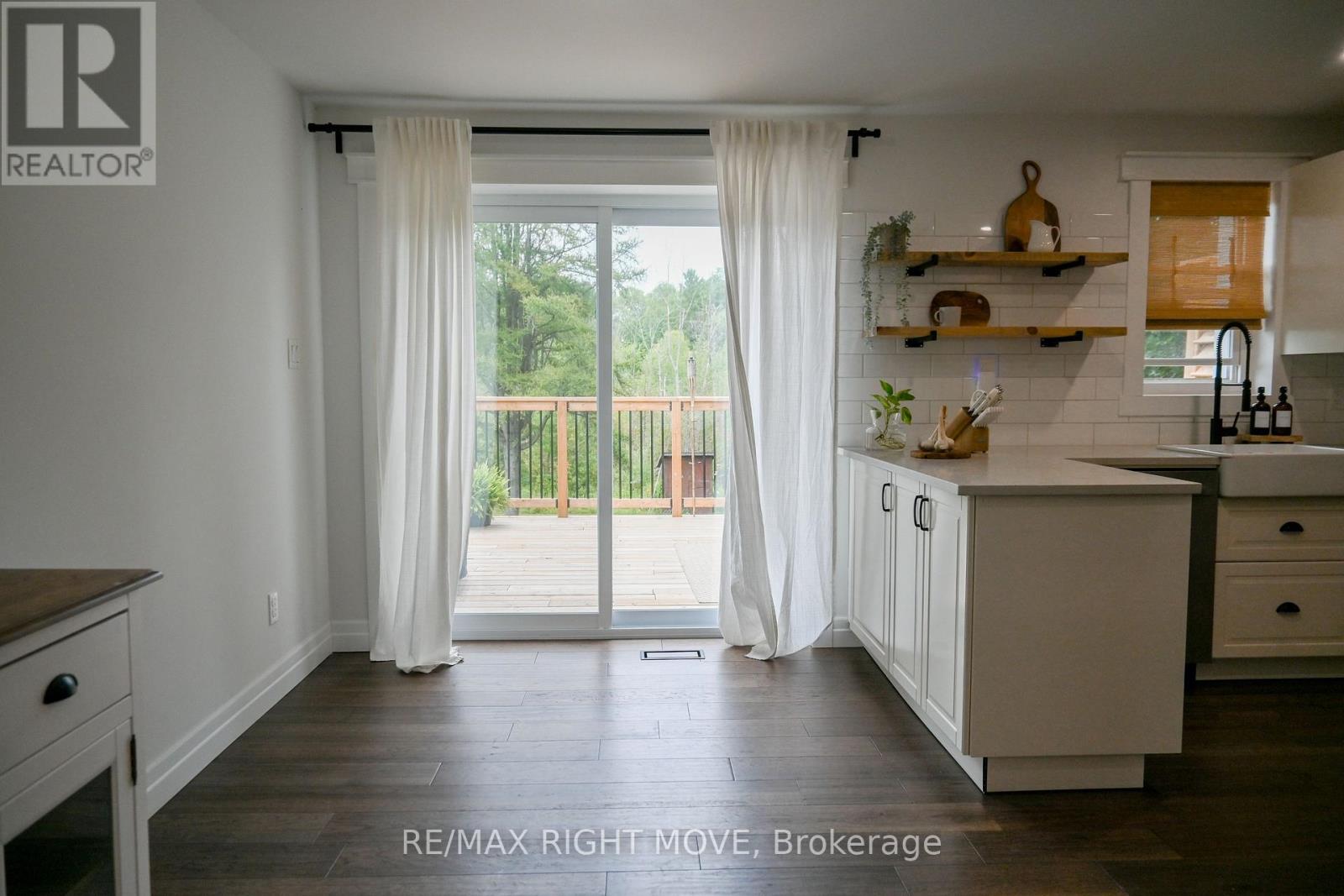 4287 Huronia Road Property Photo 11