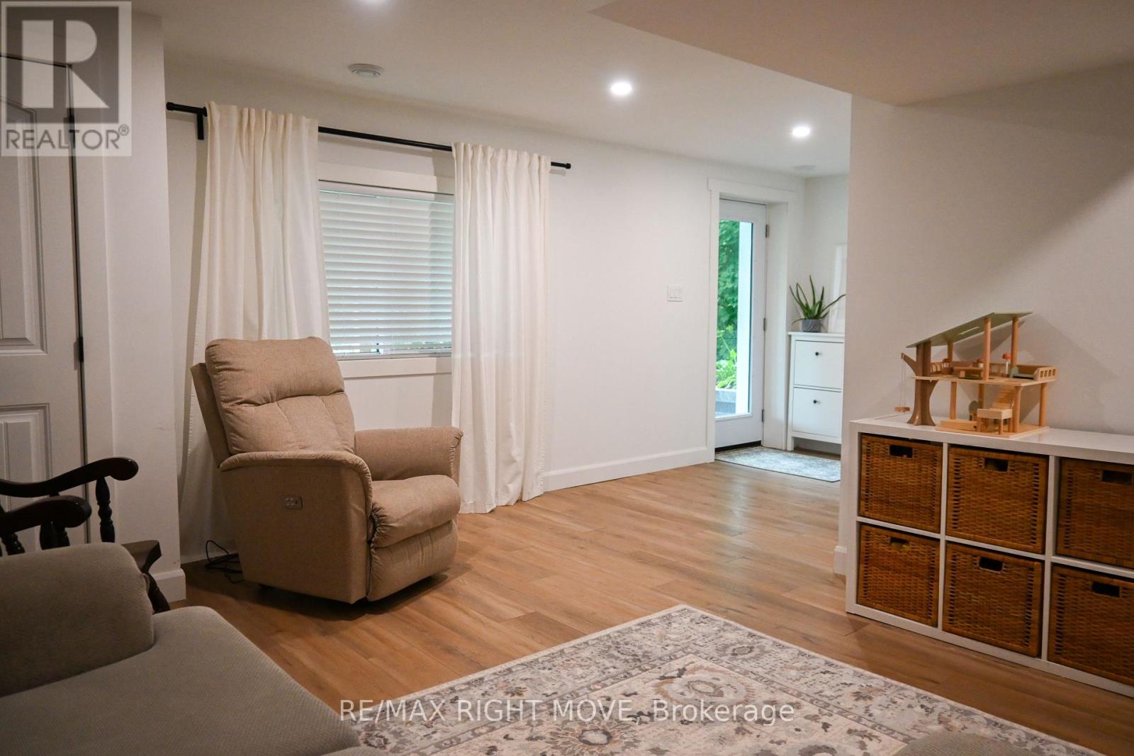 4287 Huronia Road Property Photo 24