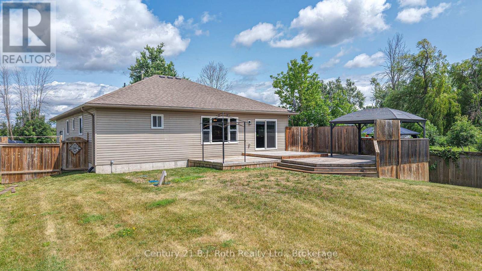 65 Courtland Street Property Photo 4