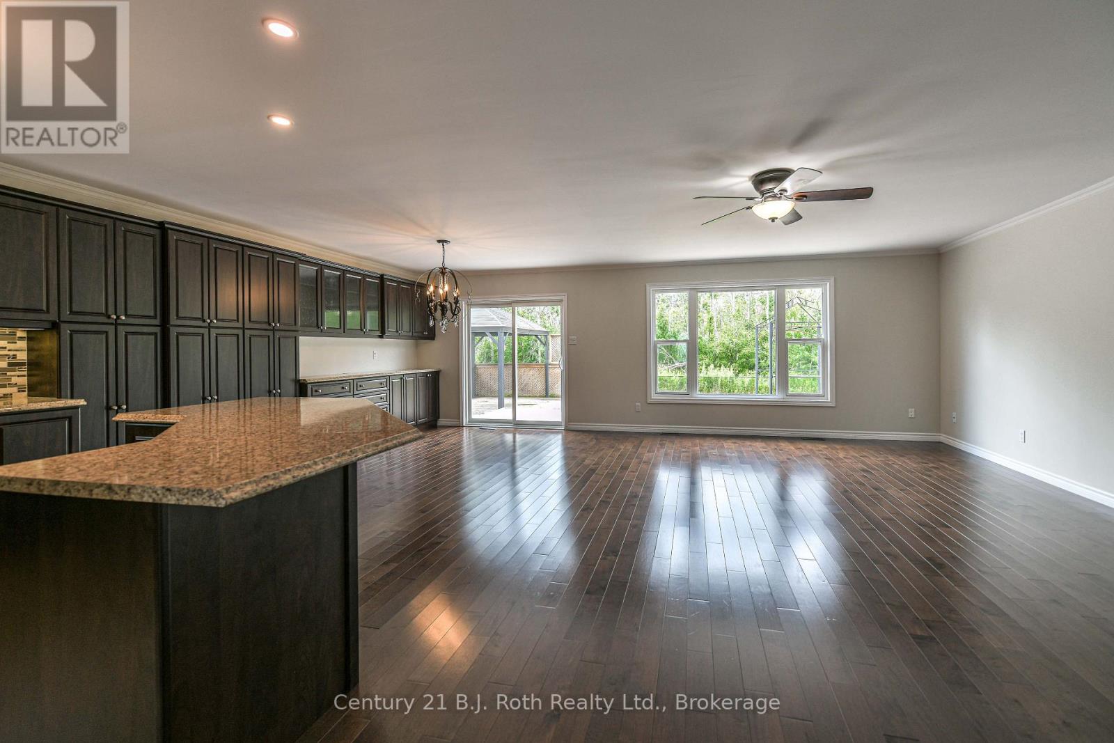 65 Courtland Street Property Photo 12