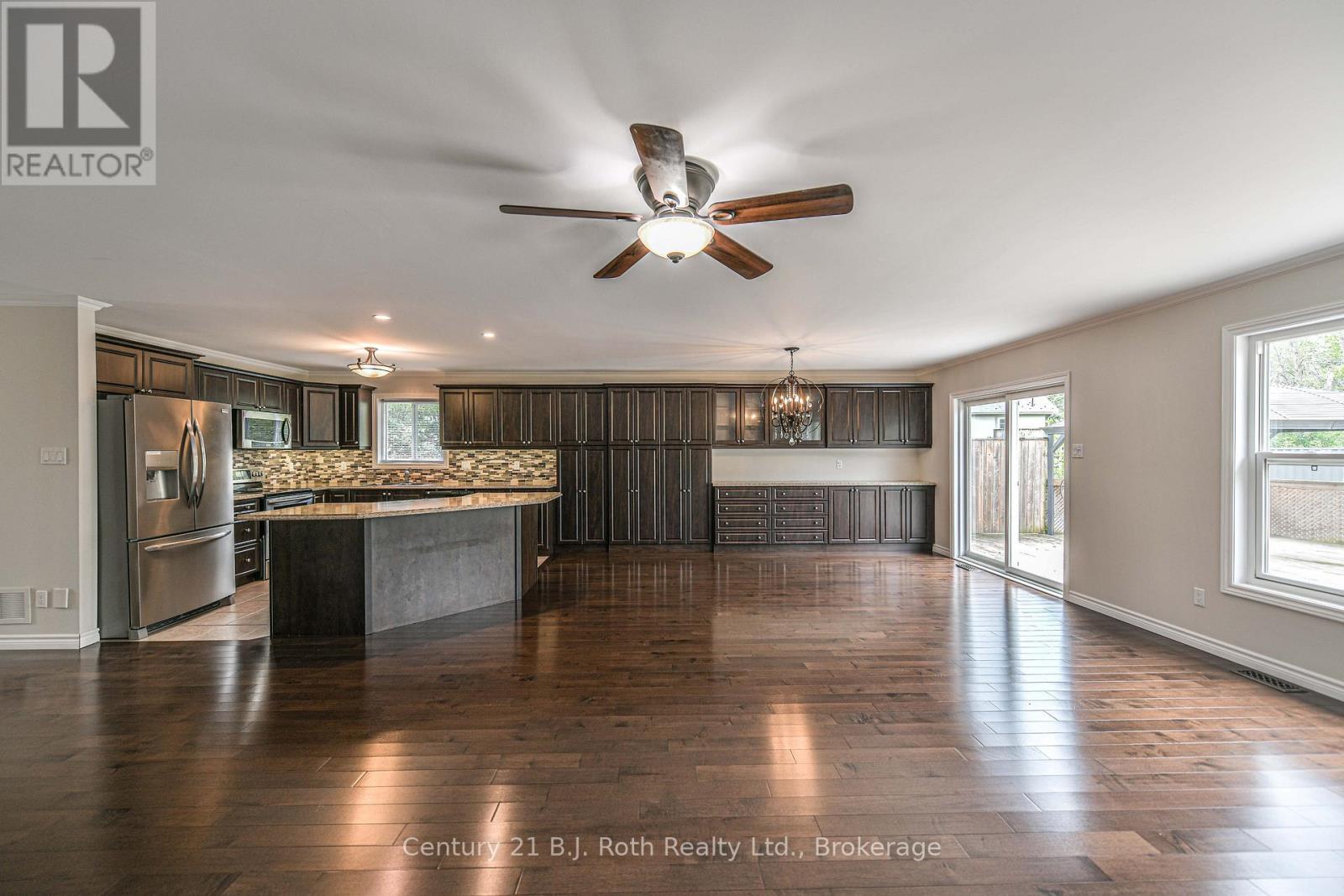 65 Courtland Street Property Photo 16
