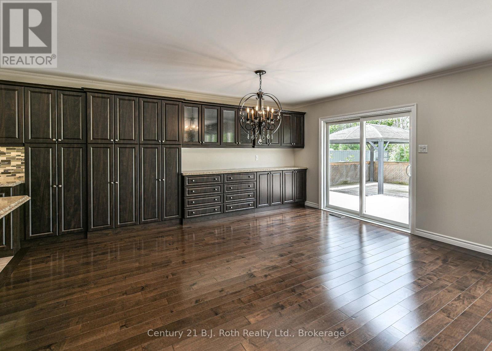 65 Courtland Street Property Photo 17