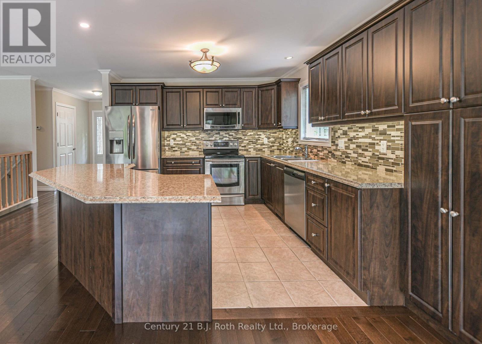 65 Courtland Street Property Photo 19
