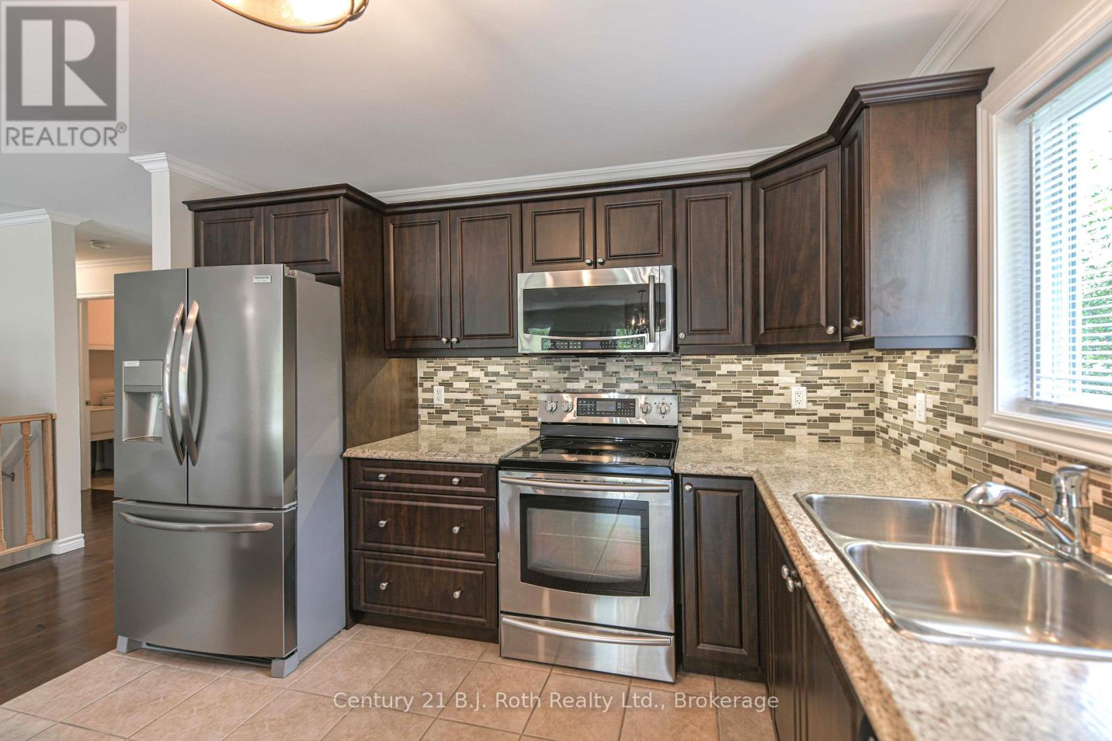 65 Courtland Street Property Photo 20
