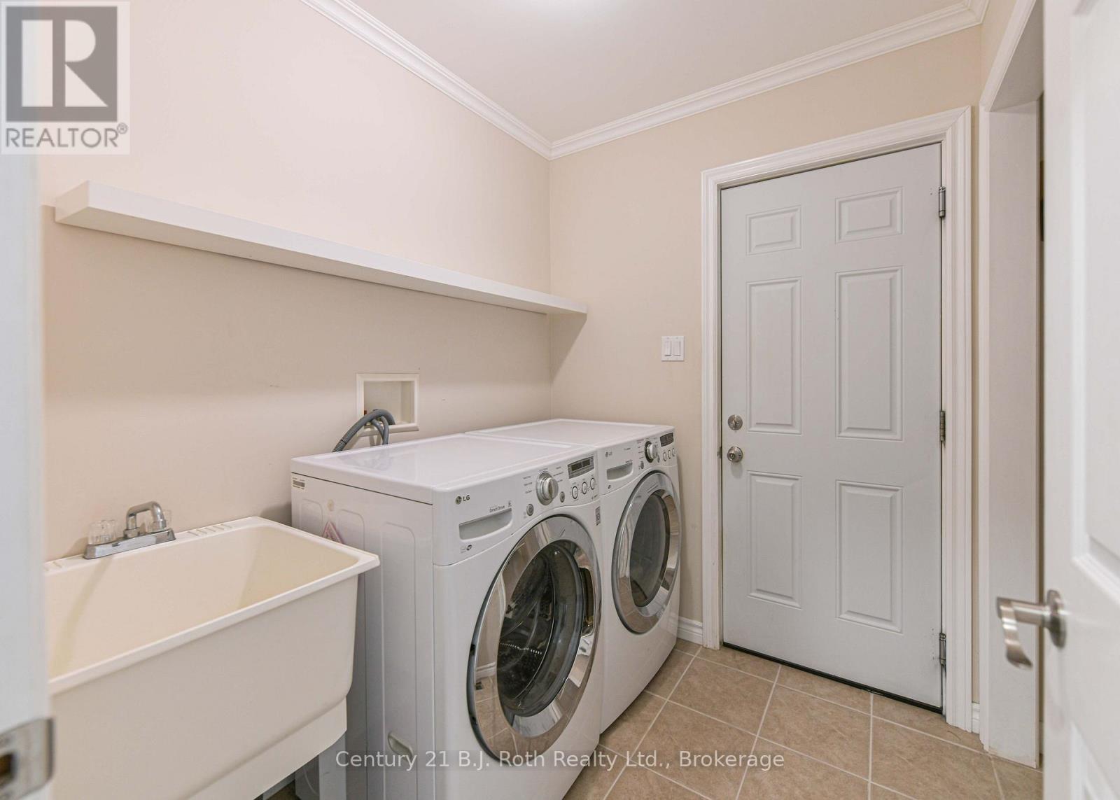 65 Courtland Street Property Photo 23