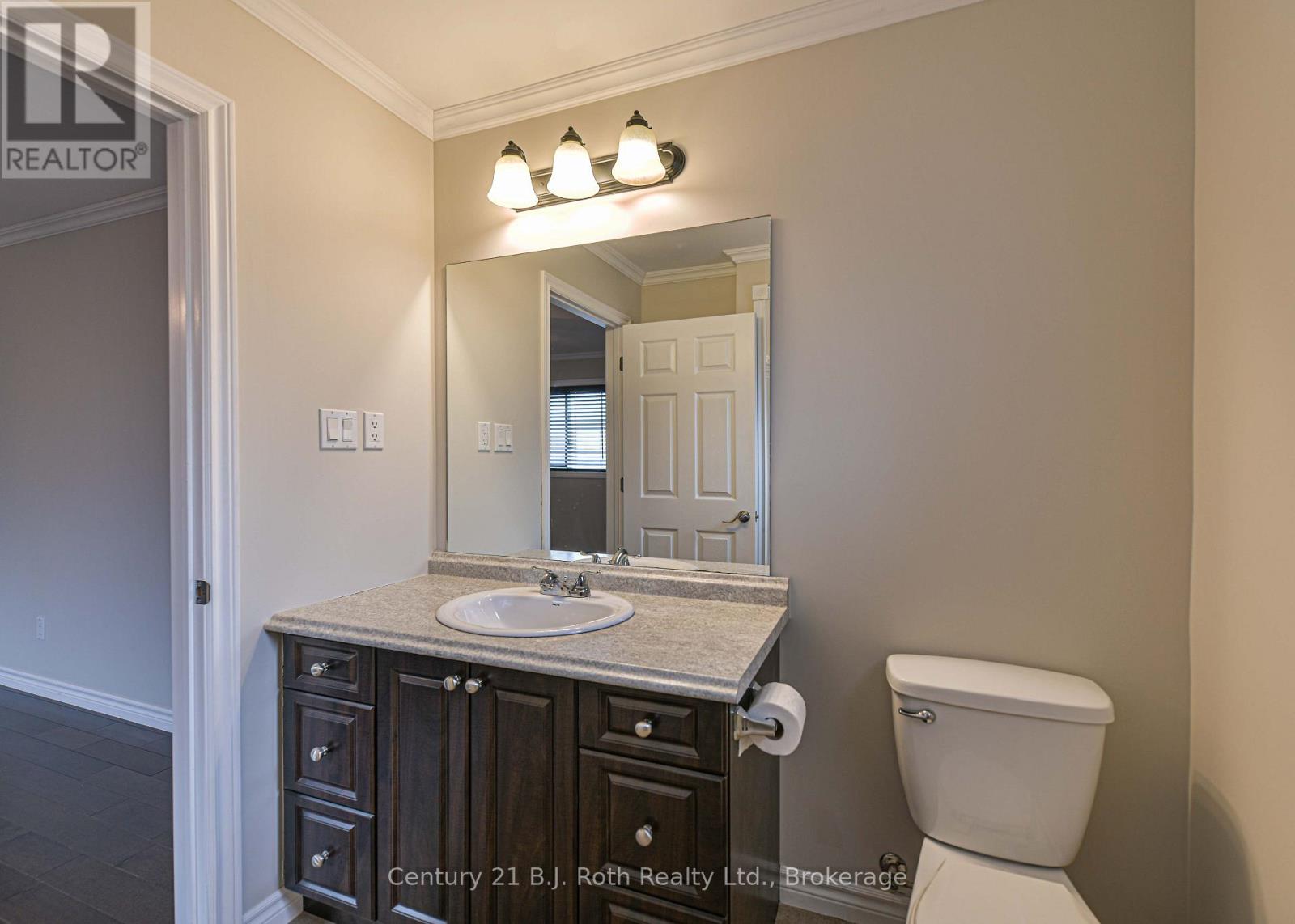 65 Courtland Street Property Photo 34