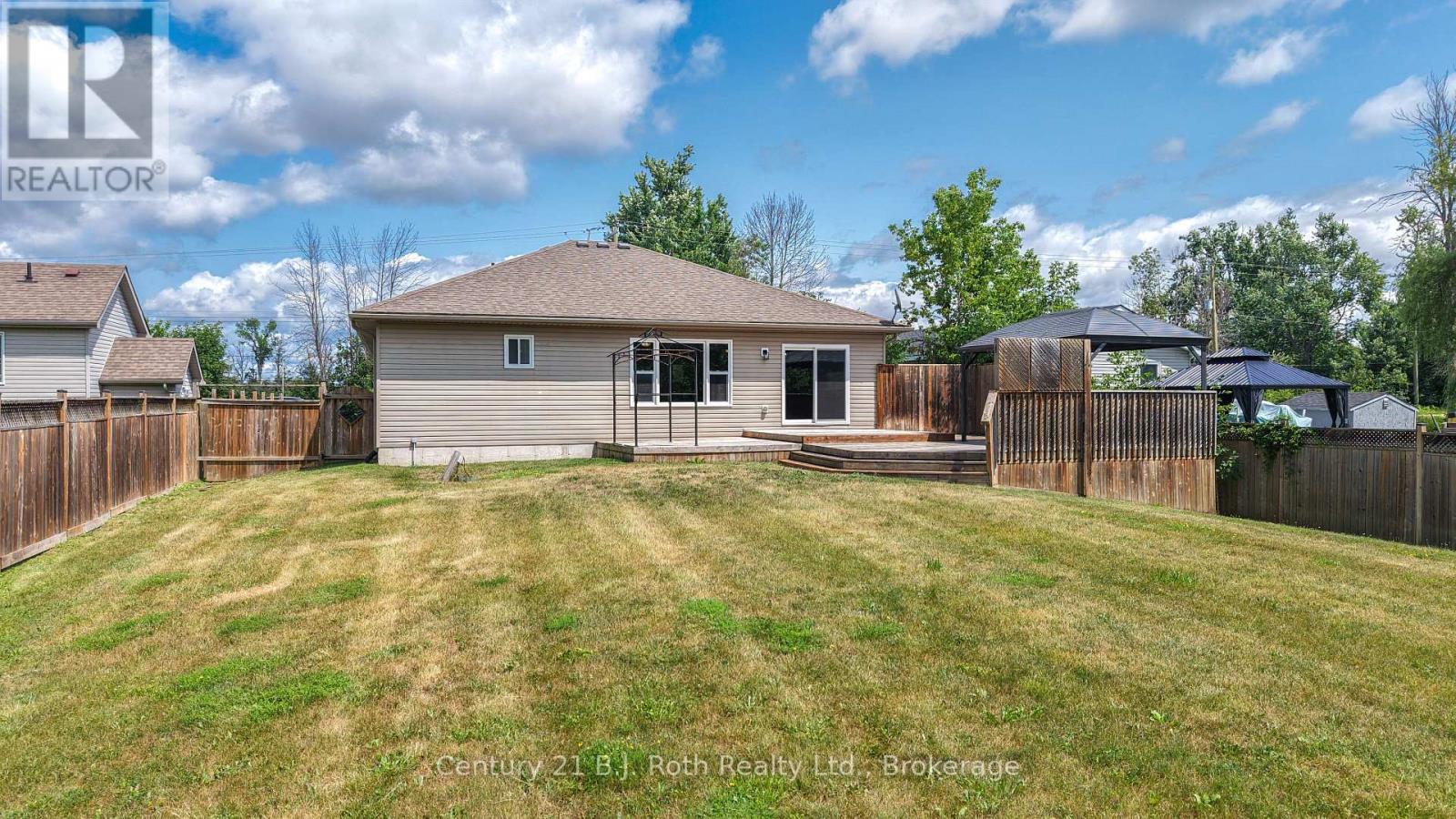 65 Courtland Street Property Photo 41