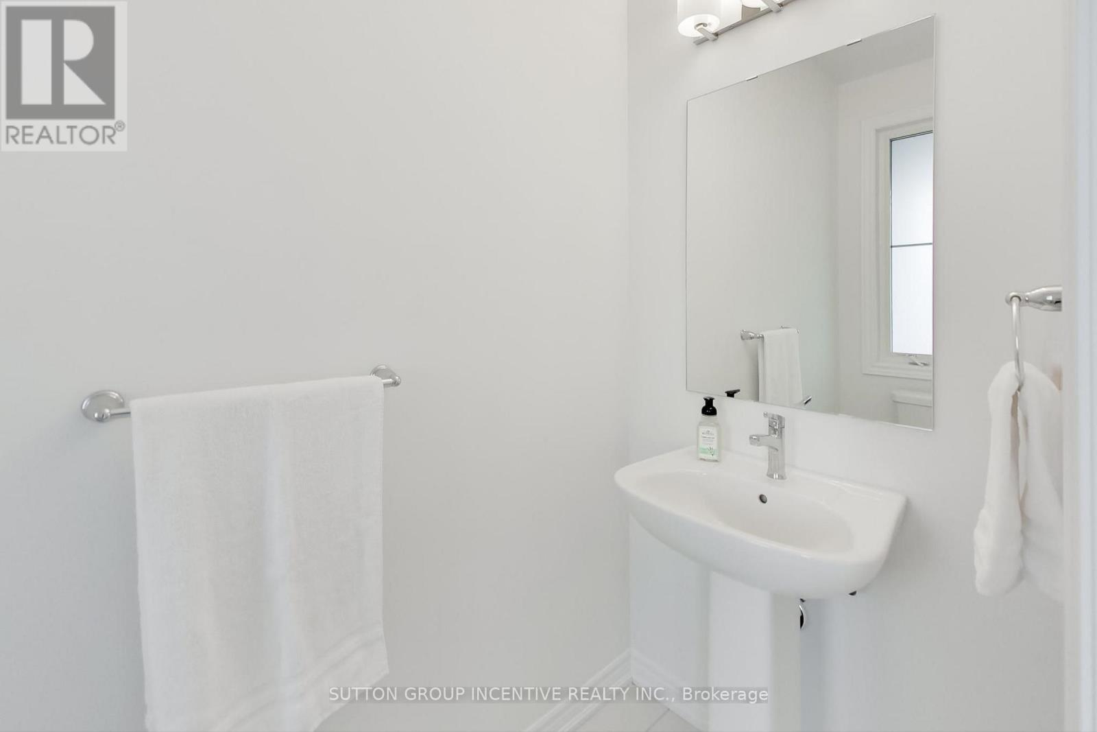 13 Abbey Crescent Property Photo 12