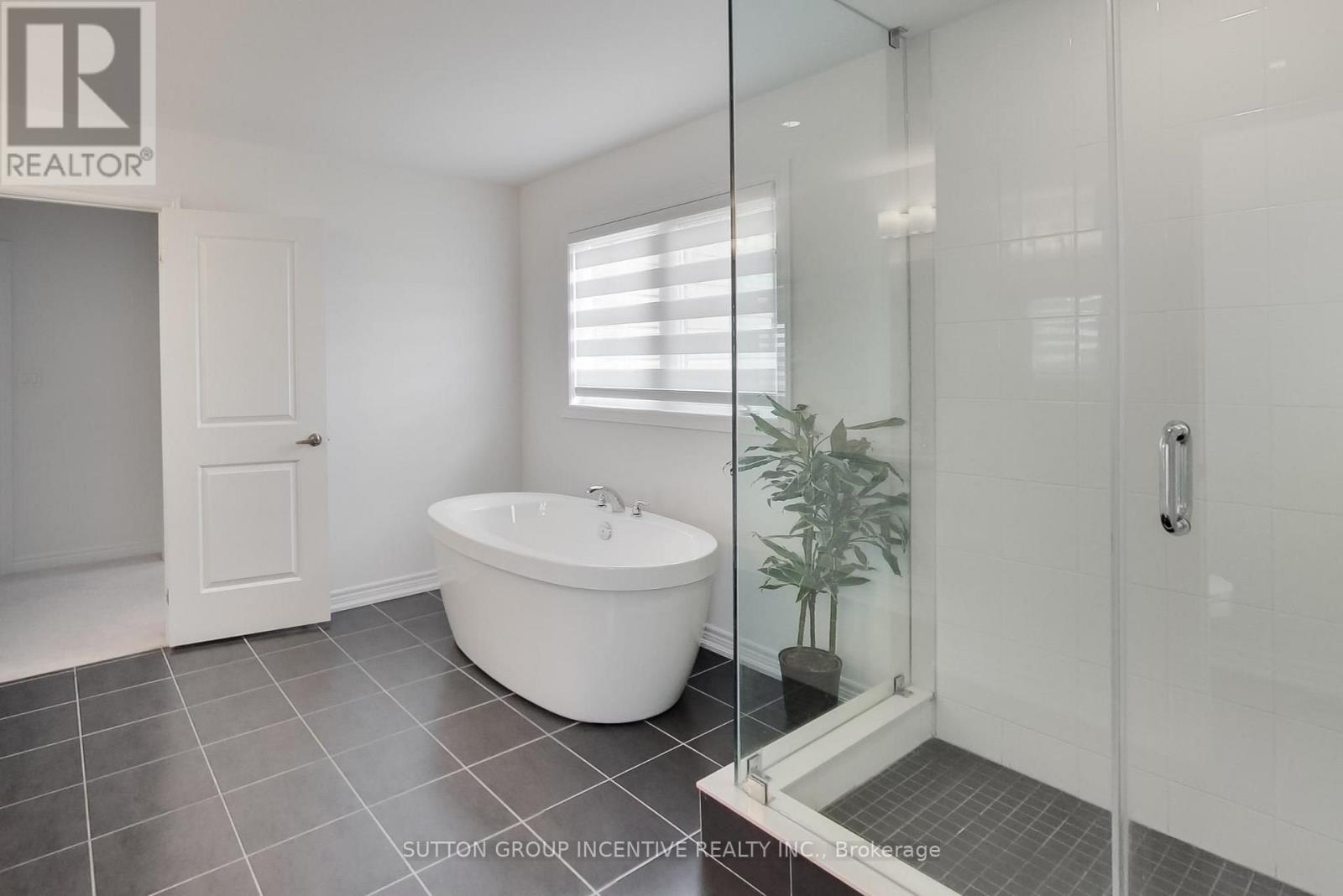 13 Abbey Crescent Property Photo 18