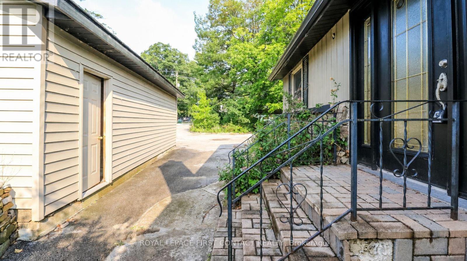 21 Sunnidale Road Property Photo 17