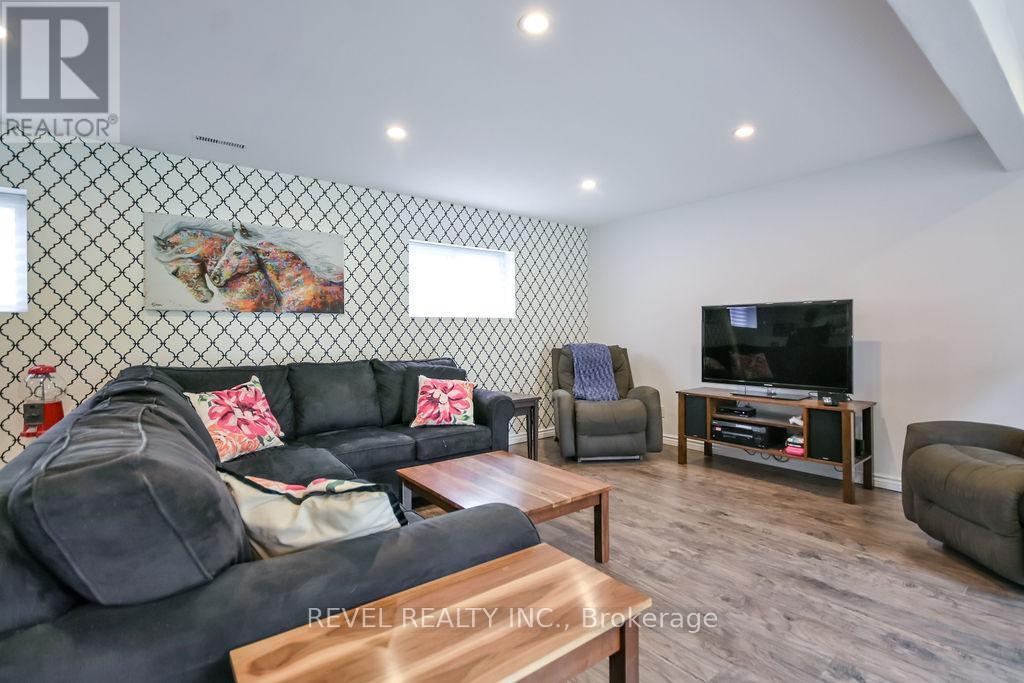 16 Sumac Crescent Property Photo 34
