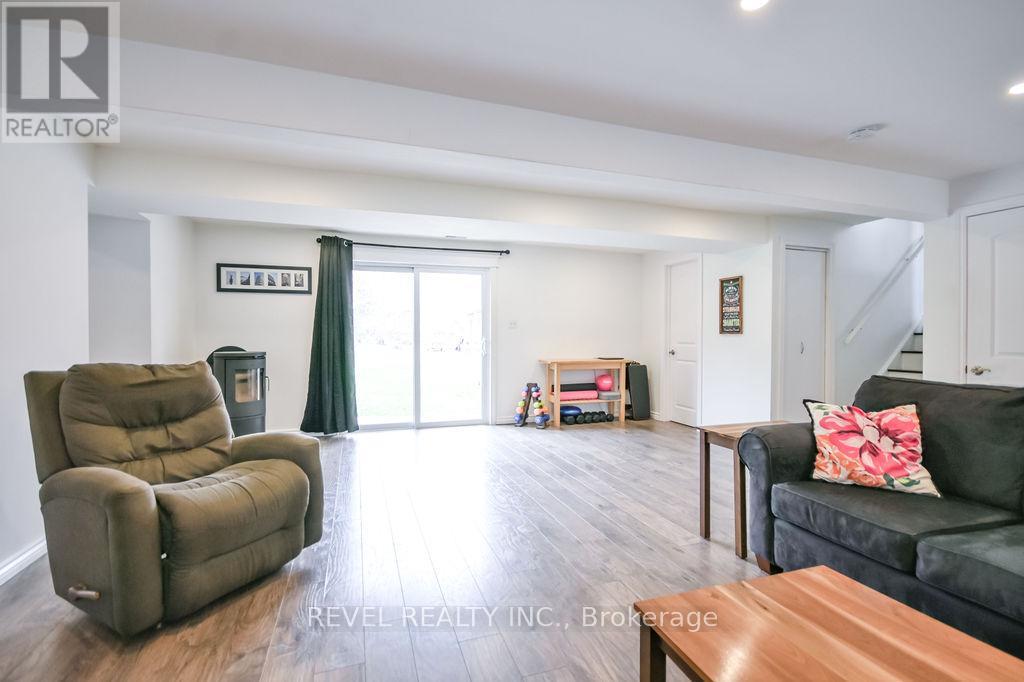 16 Sumac Crescent Property Photo 35