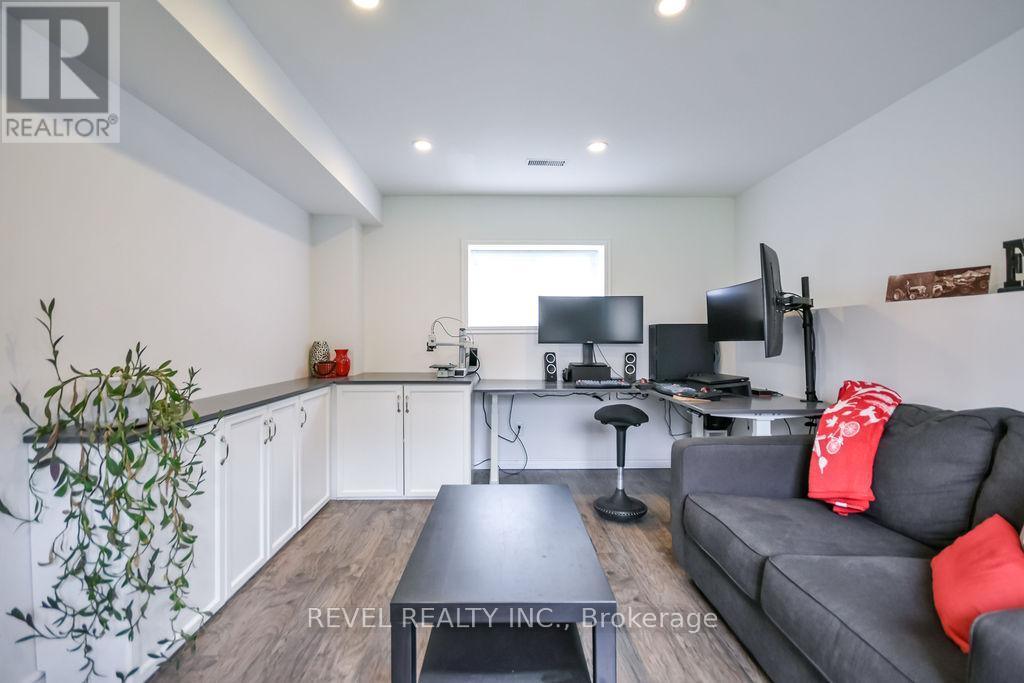 16 Sumac Crescent Property Photo 36