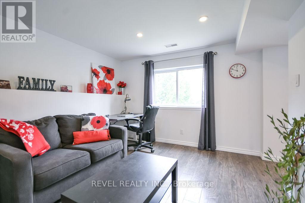 16 Sumac Crescent Property Photo 37