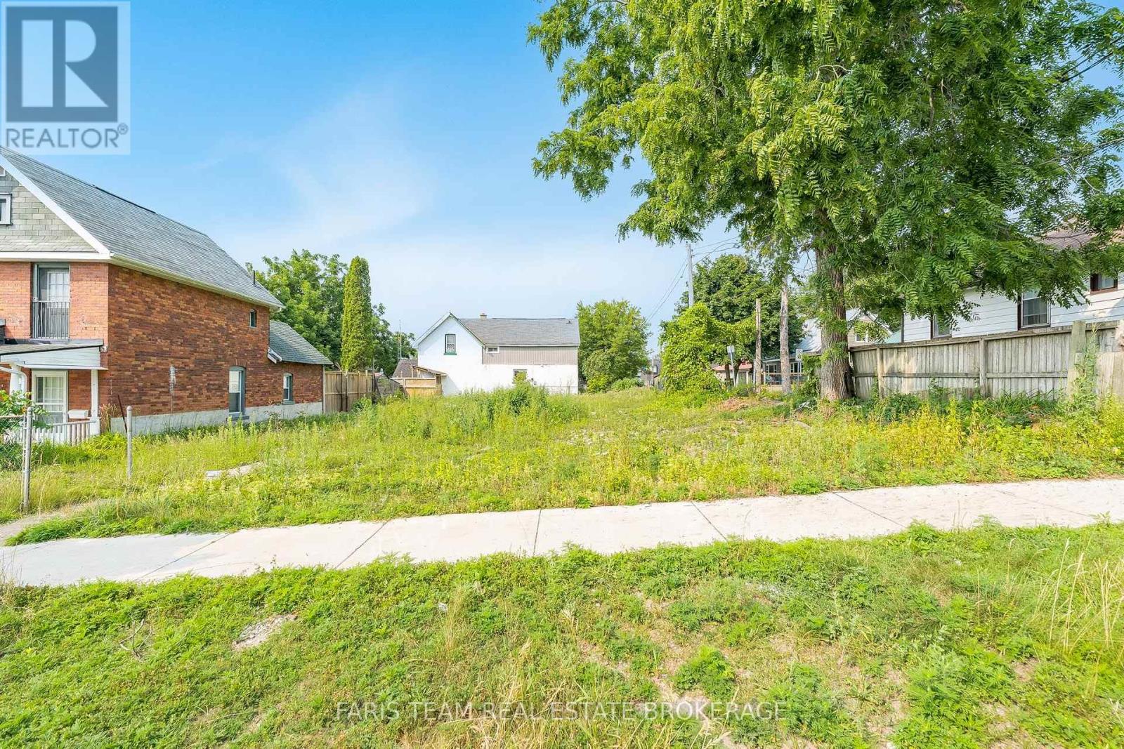 105 Matchedash Street S Property Photo 1