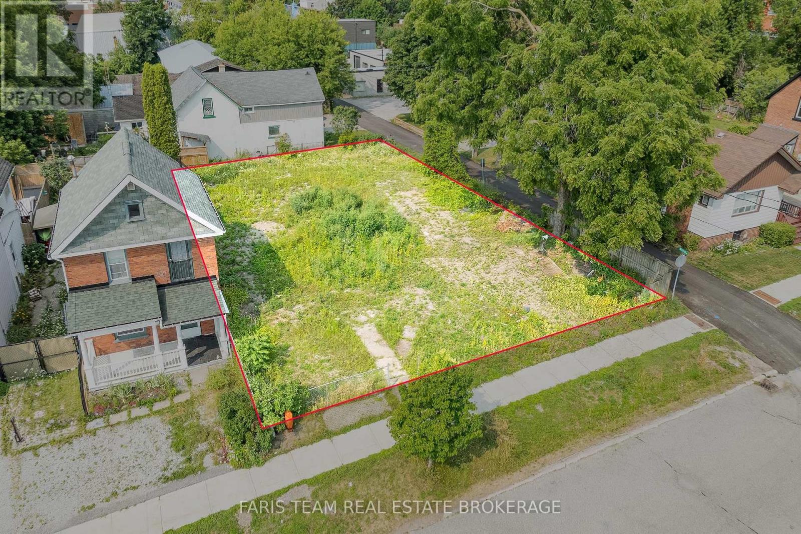 105 Matchedash Street S Property Photo 2