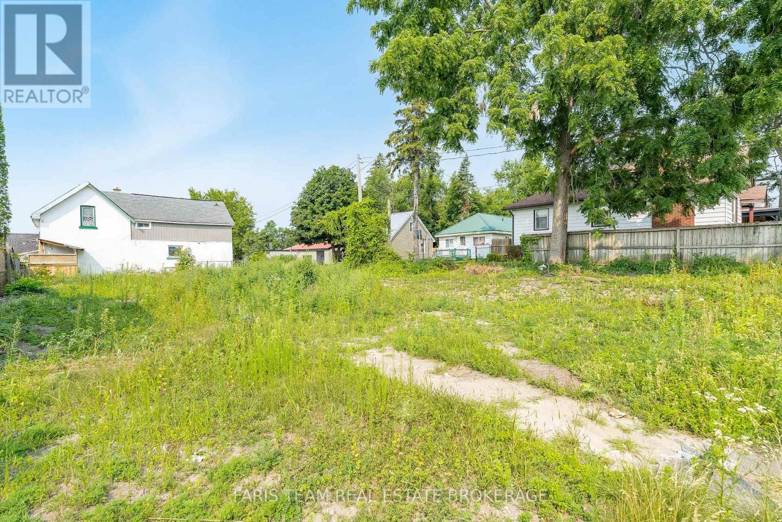 105 Matchedash Street S Property Photo 3