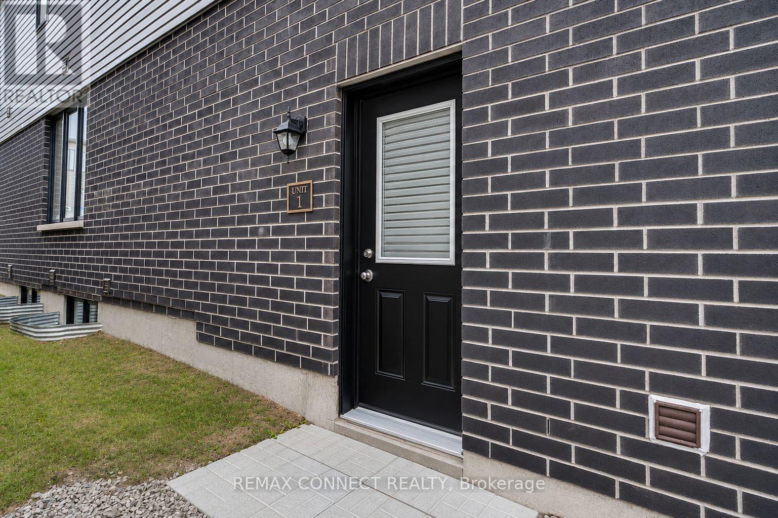 146 Nottingham Road N Property Photo 3