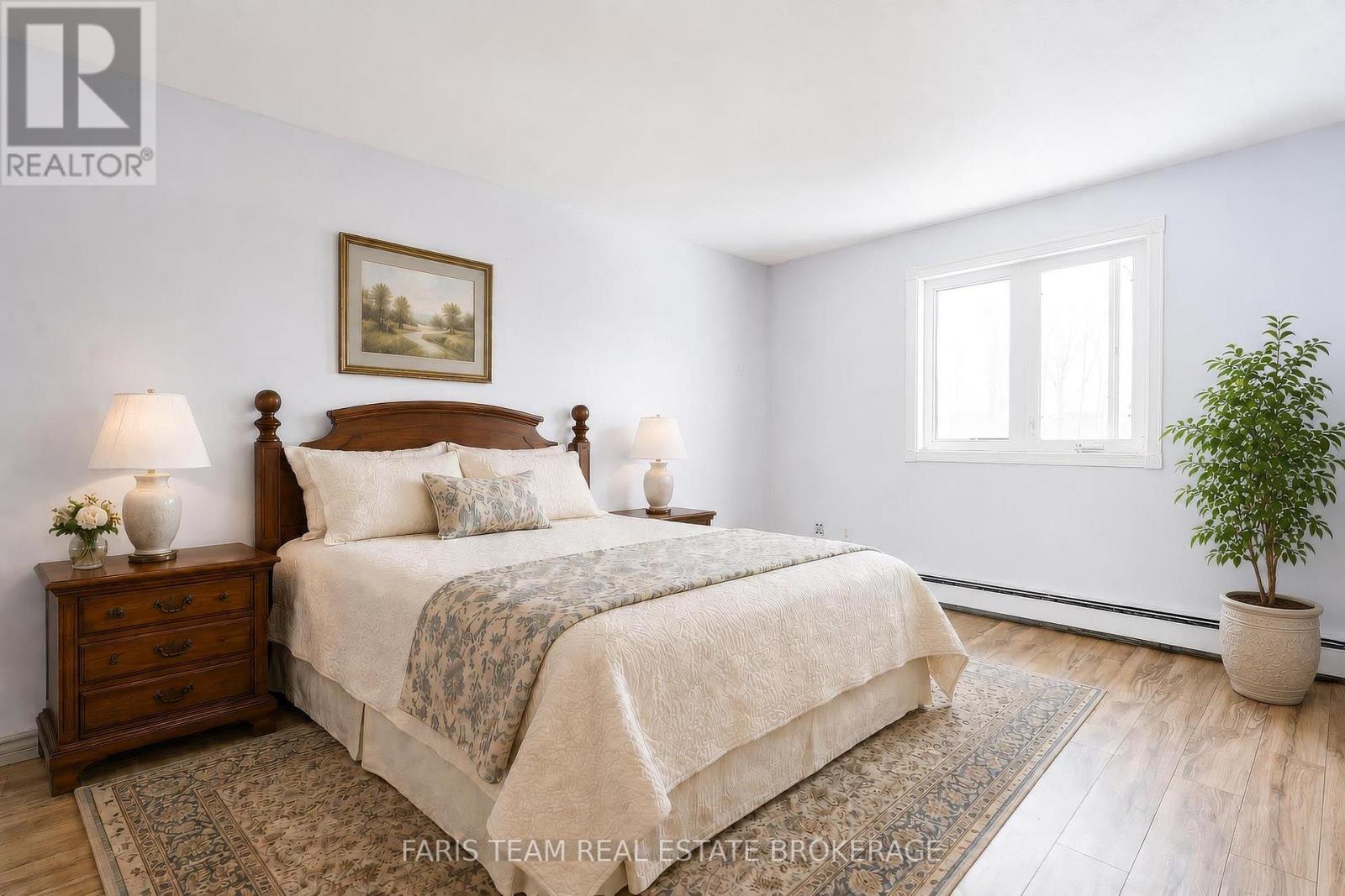 1008 Rainbow Valley Road W Property Photo 5