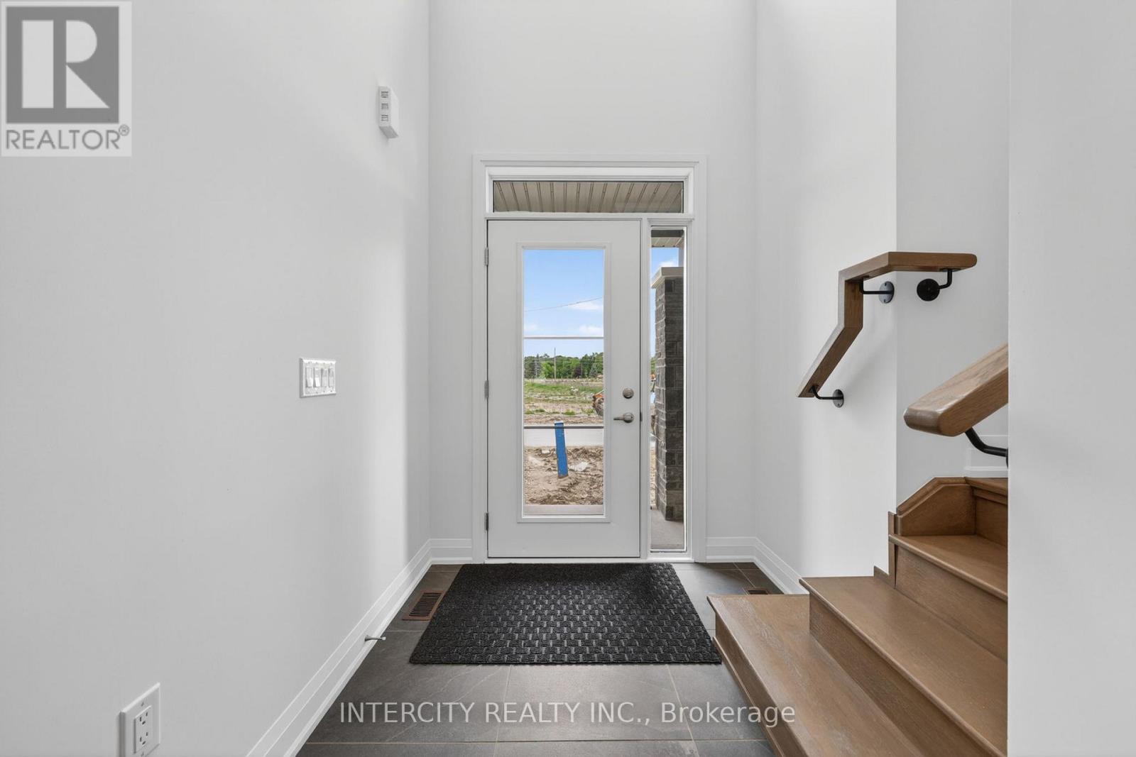16 Legacy Circle Property Photo 8