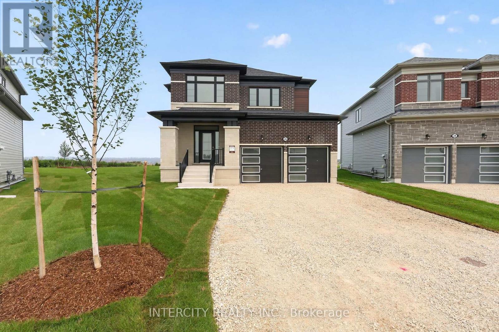 26 LEGACY CIRCLE Property Photo 1