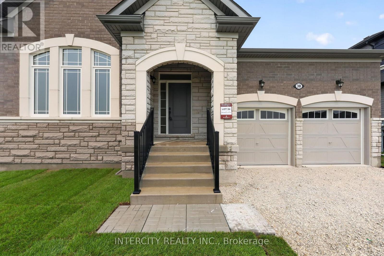 38 Legacy Circle Property Photo 5
