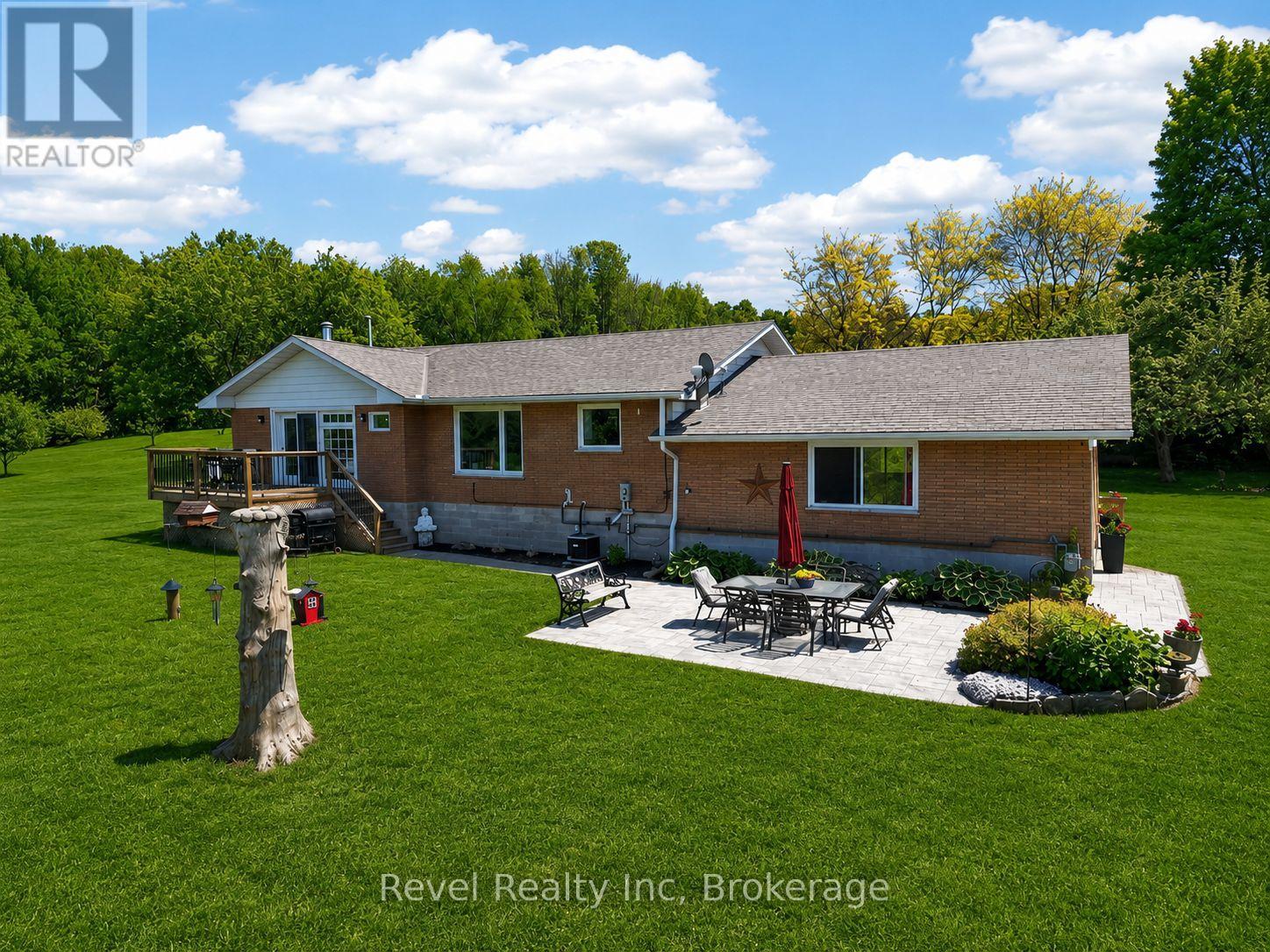 2391 Rumney Road Property Photo 1