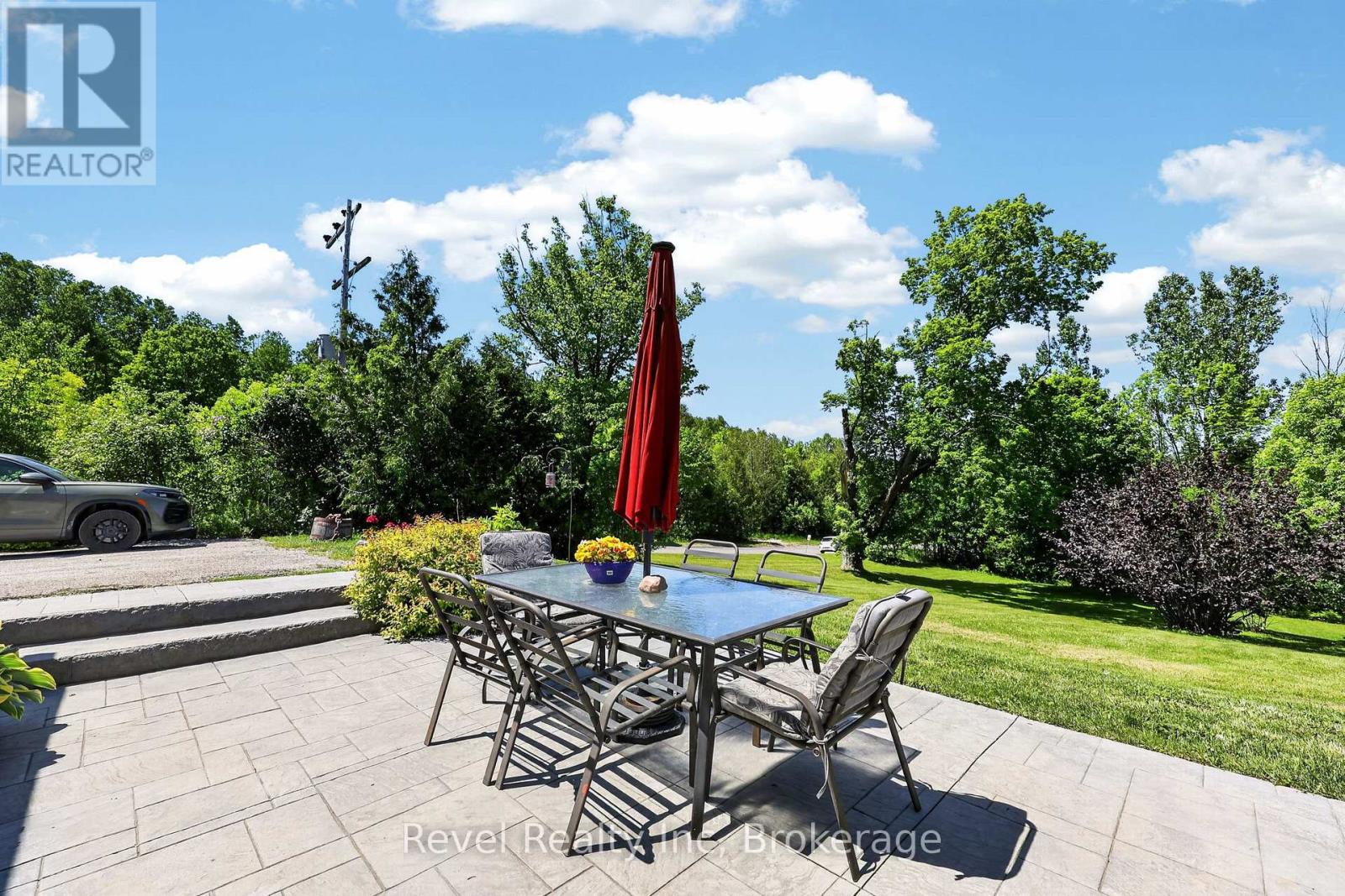 2391 Rumney Road Property Photo 8