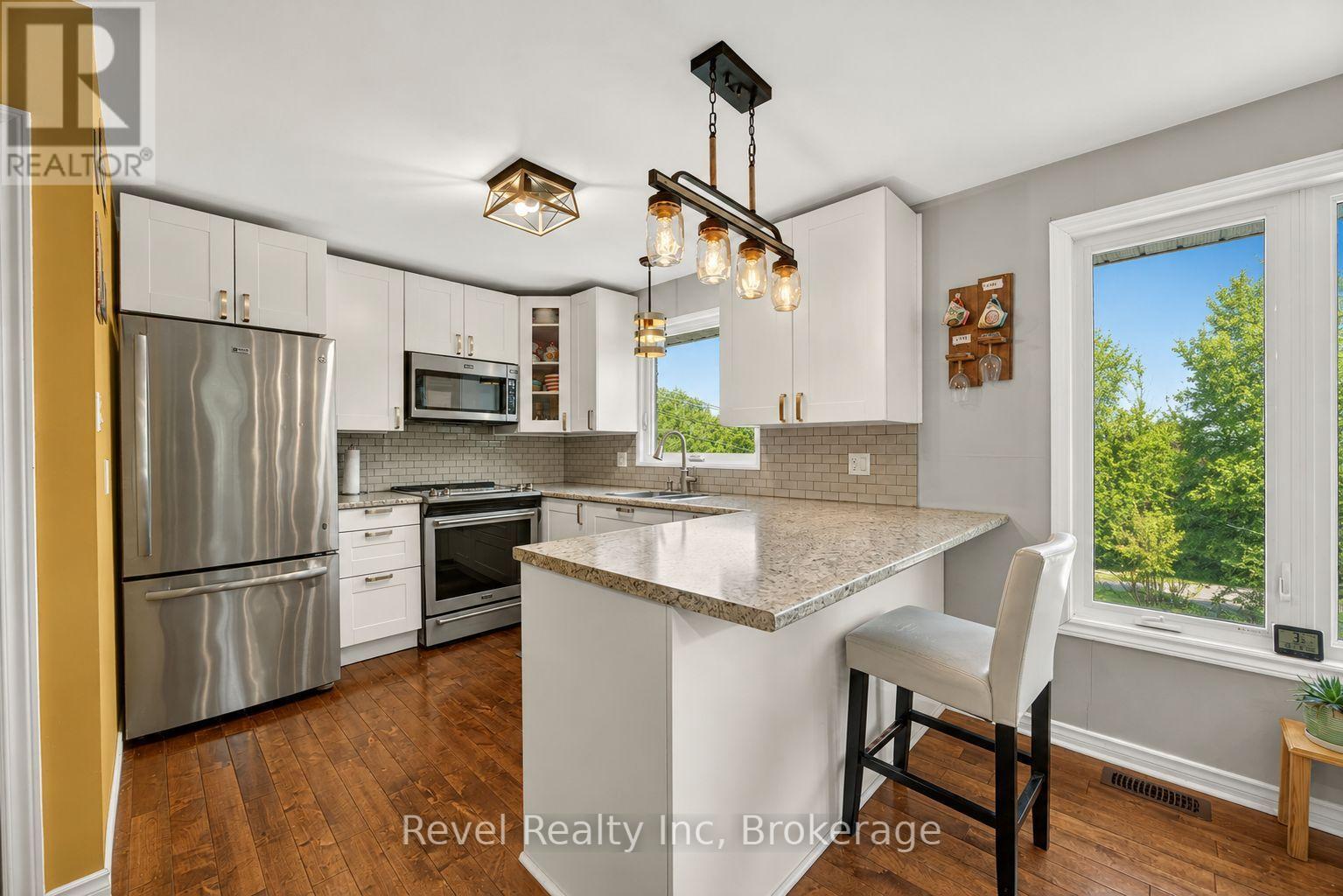 2391 Rumney Road Property Photo 9