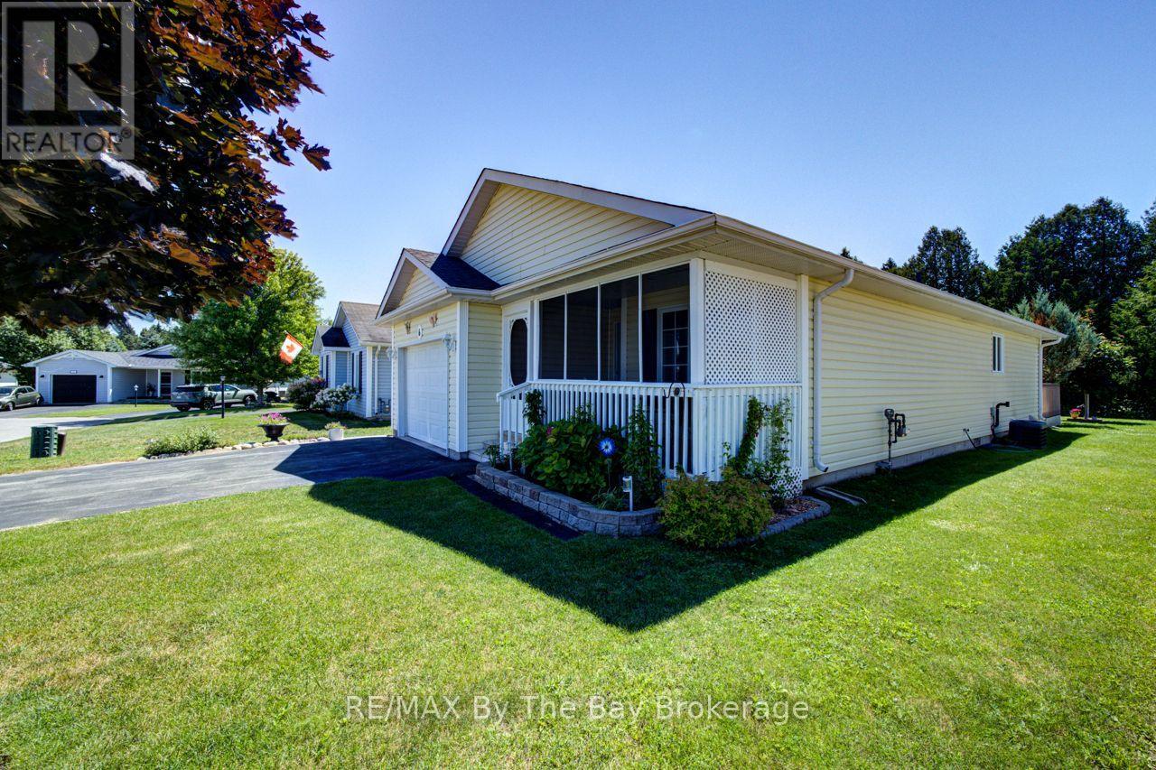 6 Illinois Crescent Property Photo 4