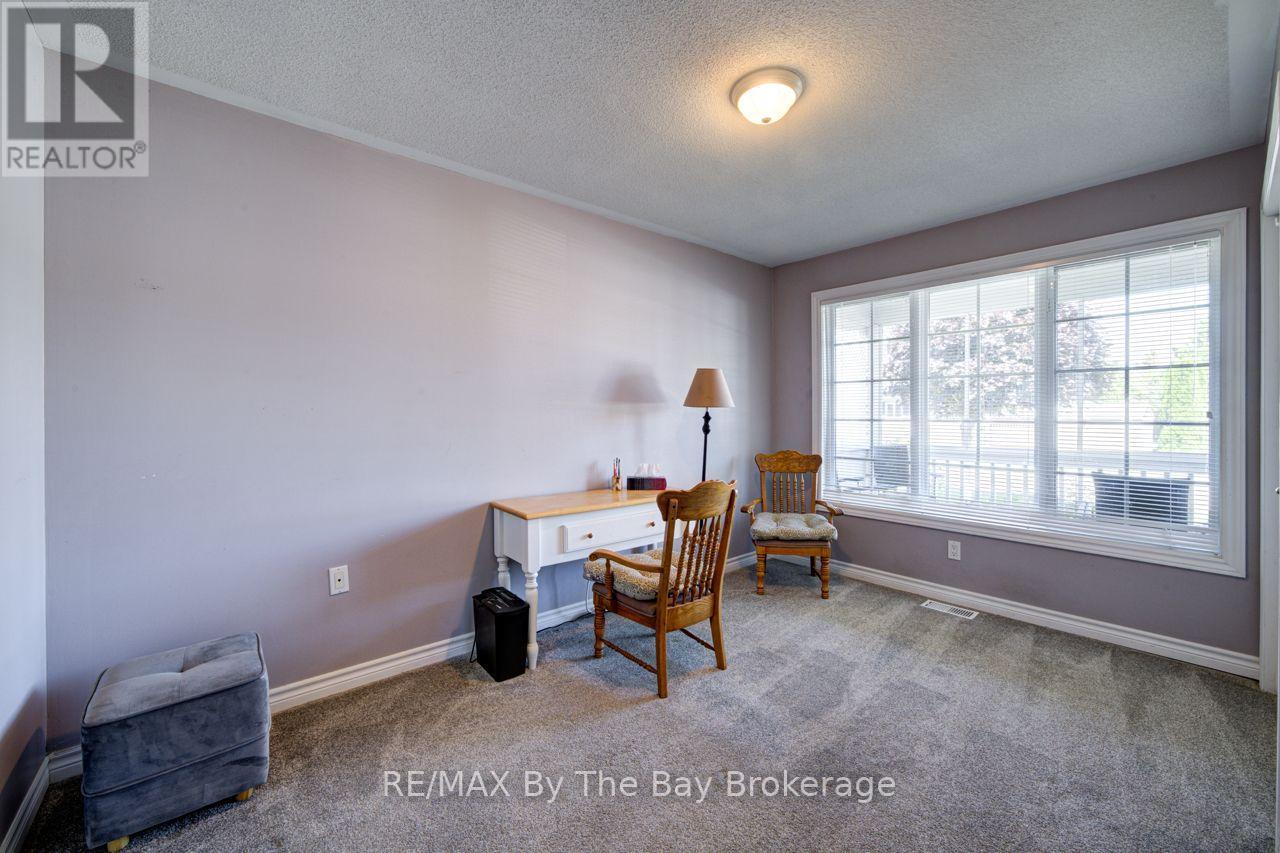 6 Illinois Crescent Property Photo 21
