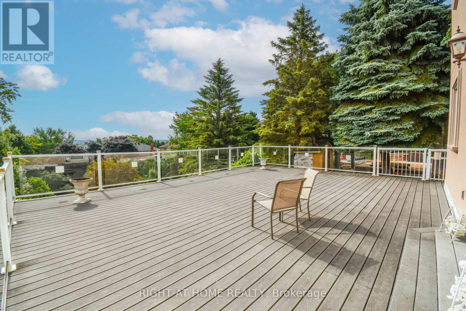 11 Thackeray Crescent Property Photo 1