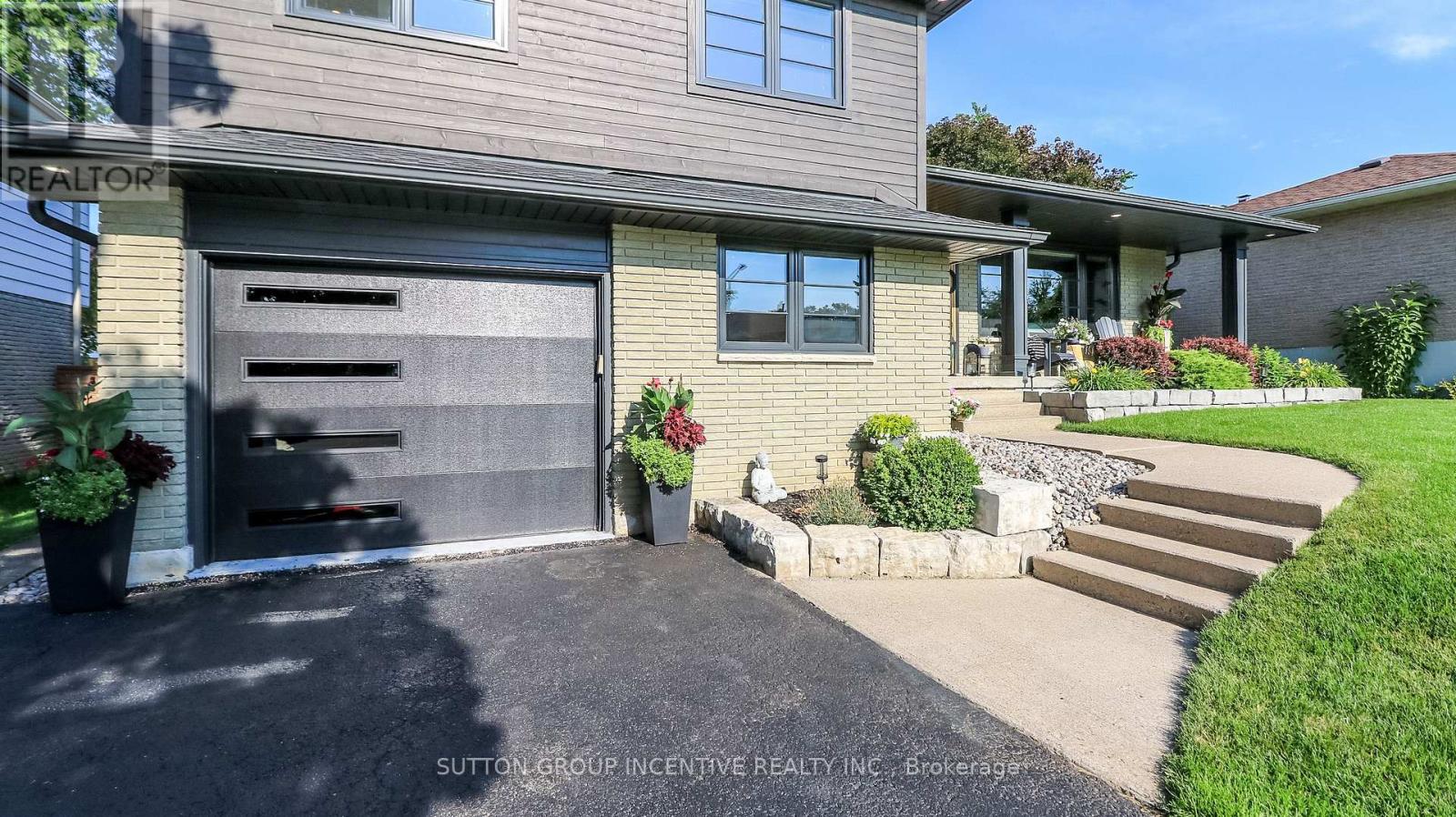 40 Varden Avenue Property Photo 2