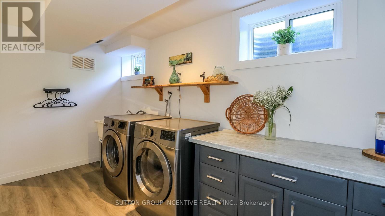 40 Varden Avenue Property Photo 20