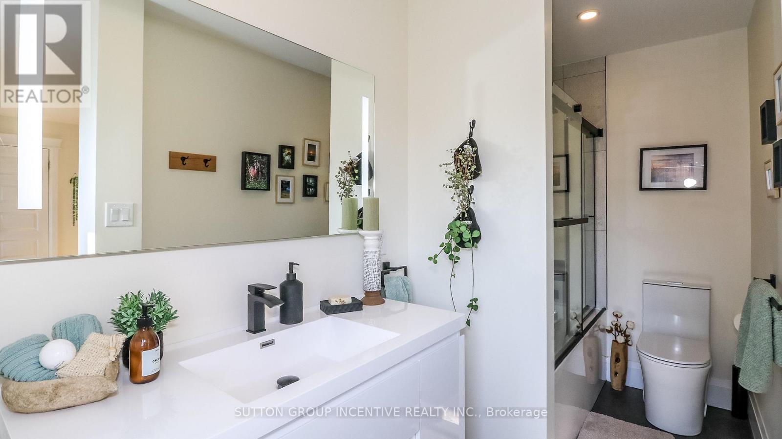 40 Varden Avenue Property Photo 30